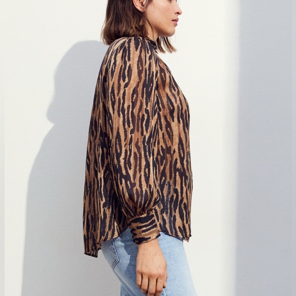 H&M Leopard Print Pattern Blouse Light Brown Crepe Sheer Long Sleeve Size Small - Picture 8 of 12
